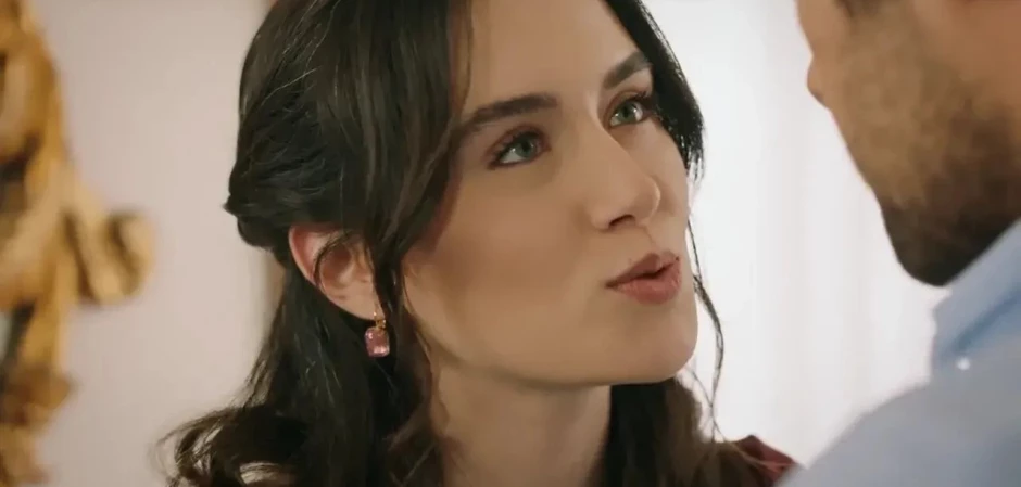 Изображения из турецкого сериала Ветреный холм