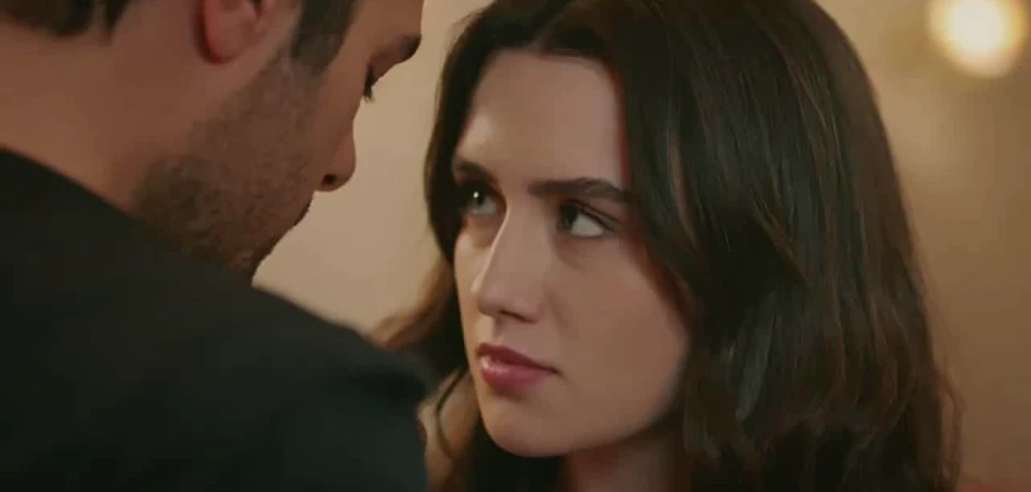 Изображения из турецкого сериала Ветреный холм